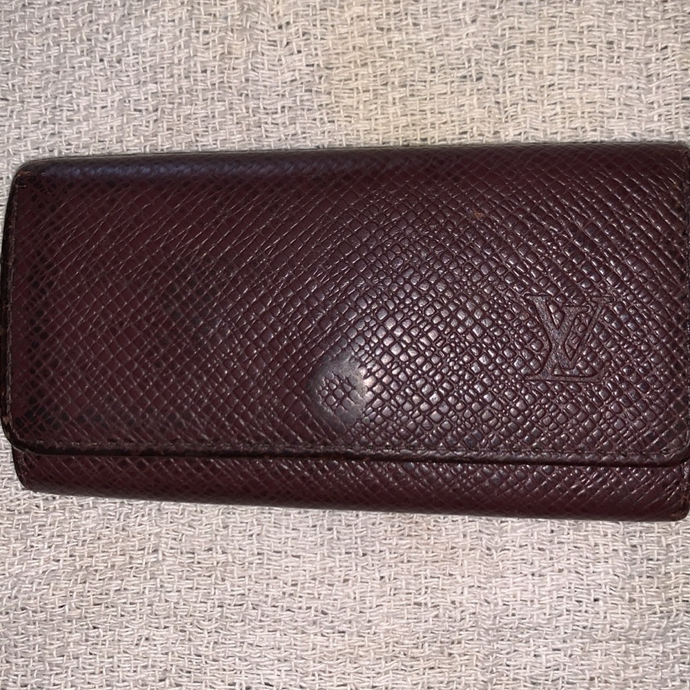LV Authentic Key holder